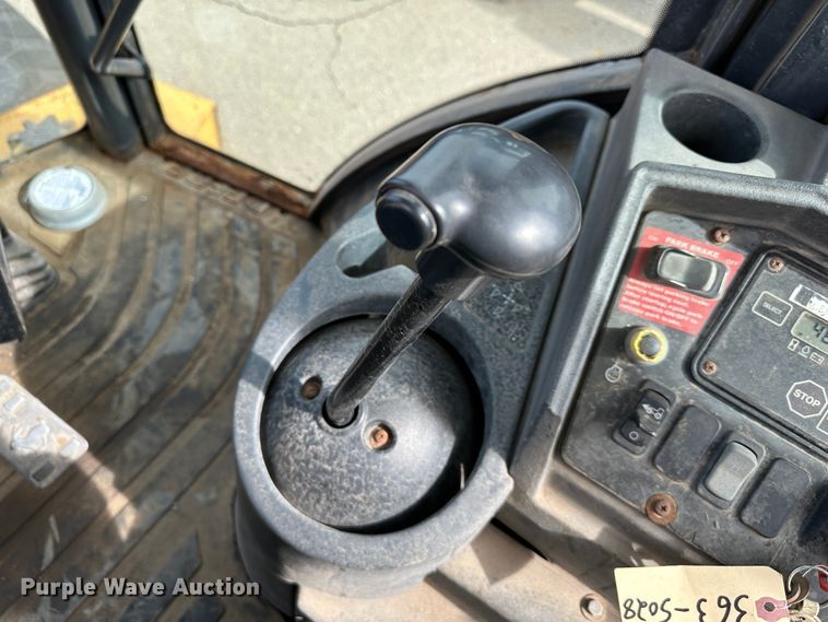 image for item LN9054 2001 John Deere 310G  backhoe