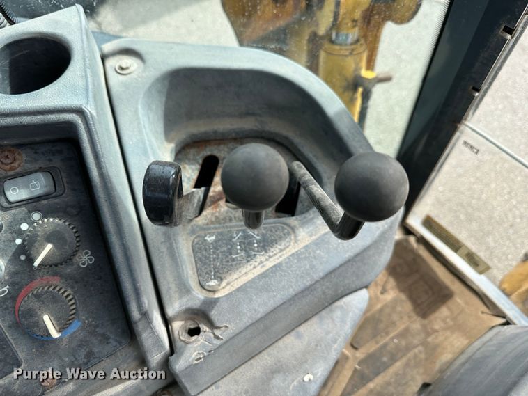 image for item LN9054 2001 John Deere 310G  backhoe