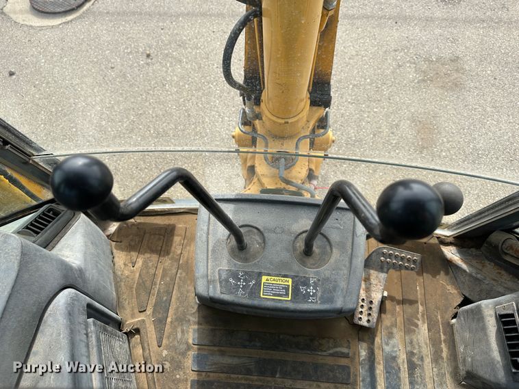 image for item LN9054 2001 John Deere 310G  backhoe