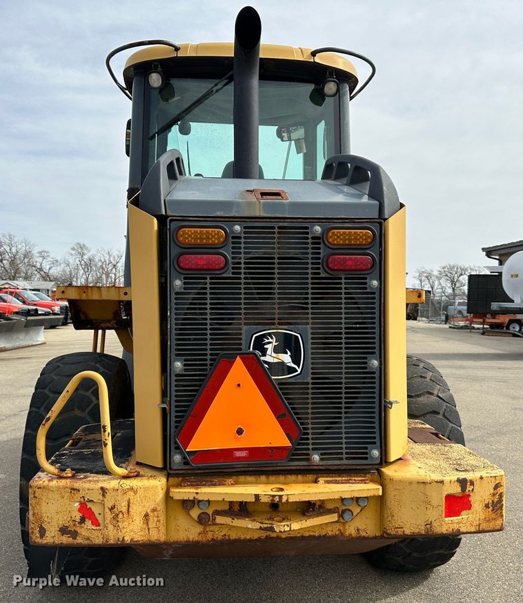 image for item LN9055 2006 John Deere 444J  wheel loader