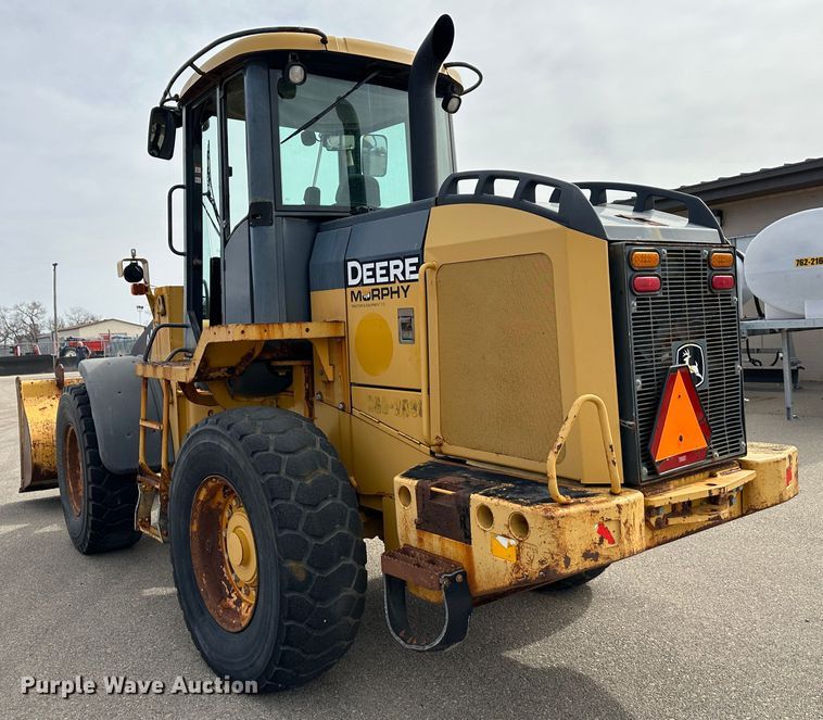image for item LN9055 2006 John Deere 444J  wheel loader