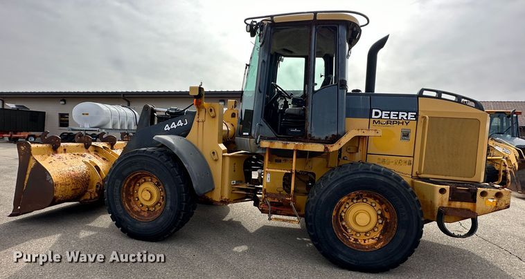 image for item LN9055 2006 John Deere 444J  wheel loader