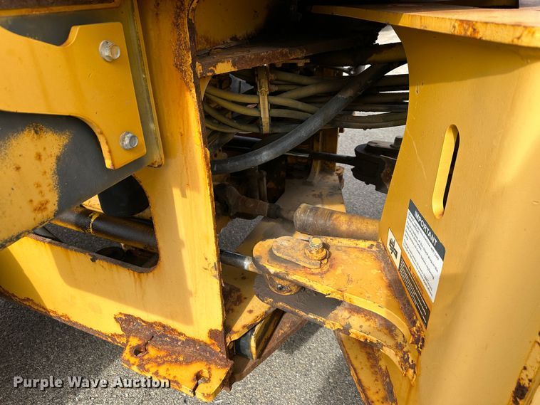 image for item LN9055 2006 John Deere 444J  wheel loader