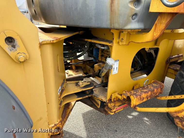 image for item LN9055 2006 John Deere 444J  wheel loader