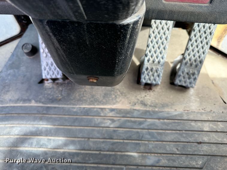 image for item LN9055 2006 John Deere 444J  wheel loader