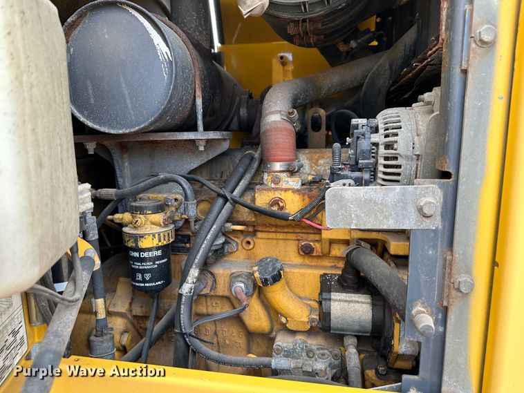 image for item LN9055 2006 John Deere 444J  wheel loader