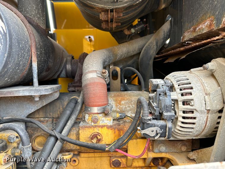 image for item LN9055 2006 John Deere 444J  wheel loader