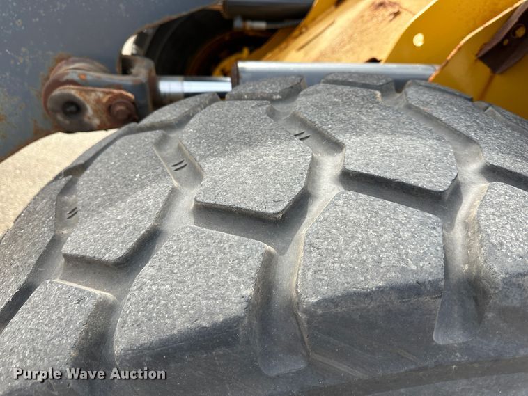 image for item LN9055 2006 John Deere 444J  wheel loader