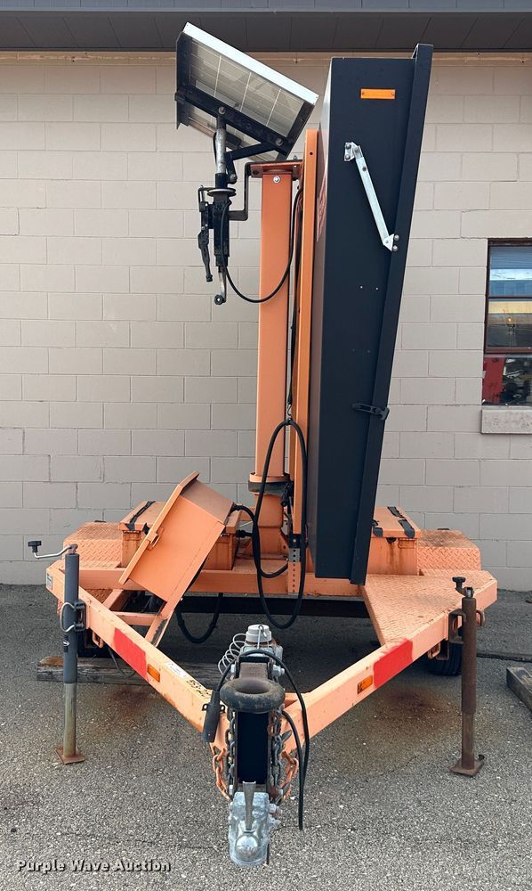 image for item LN9056 2007 Ver-Mac PCMS1210  message board trailer