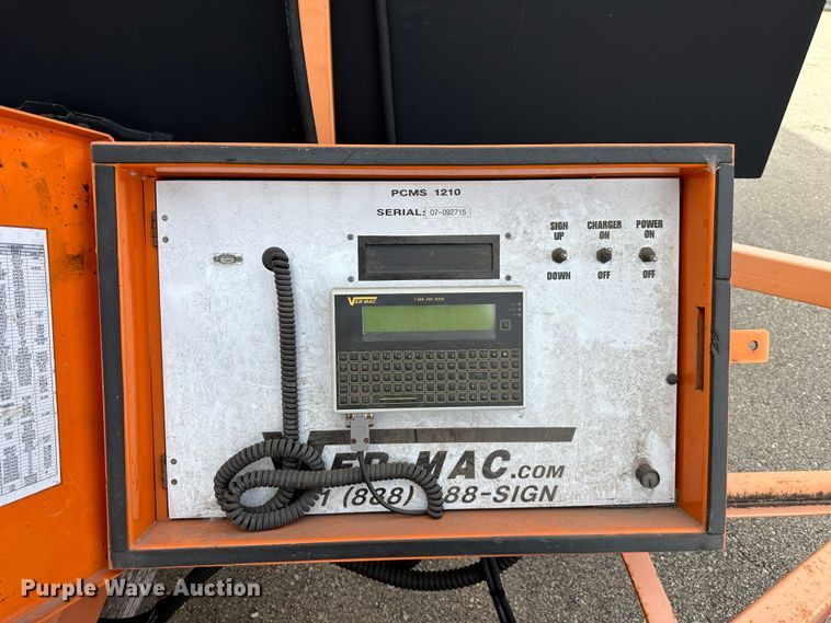 image for item LN9056 2007 Ver-Mac PCMS1210  message board trailer