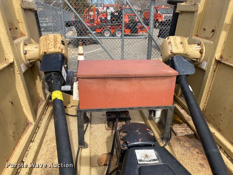 image for item LN9057 2005 Land Pride RCB6015  batwing rotary mower