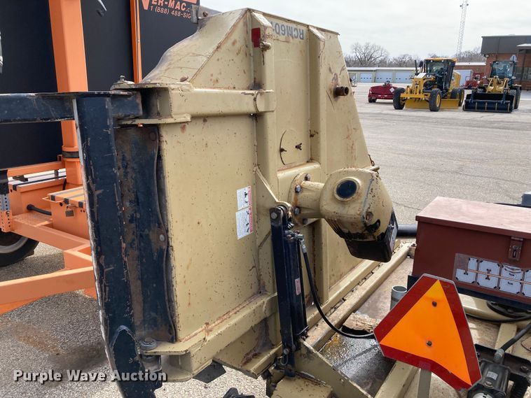 image for item LN9057 2005 Land Pride RCB6015  batwing rotary mower