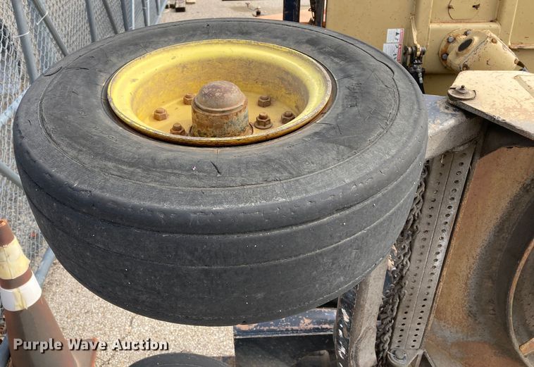 image for item LN9057 2005 Land Pride RCB6015  batwing rotary mower