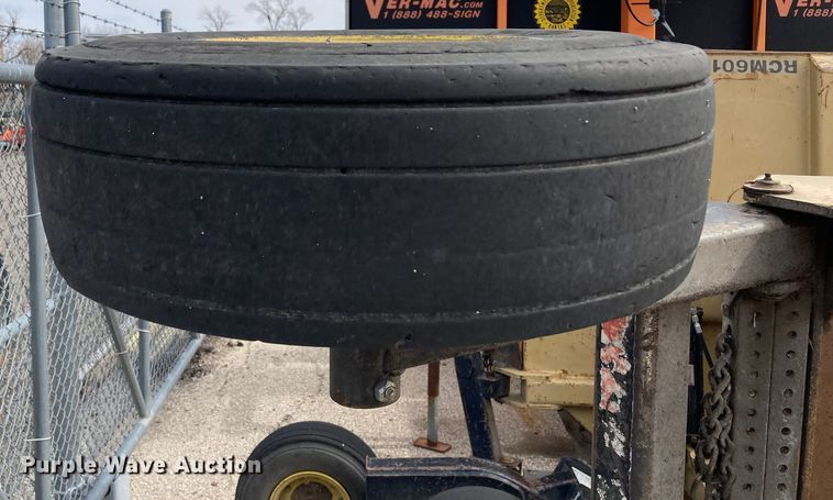 image for item LN9057 2005 Land Pride RCB6015  batwing rotary mower