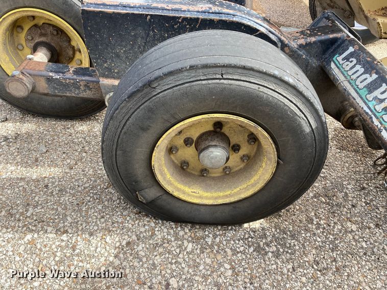 image for item LN9057 2005 Land Pride RCB6015  batwing rotary mower