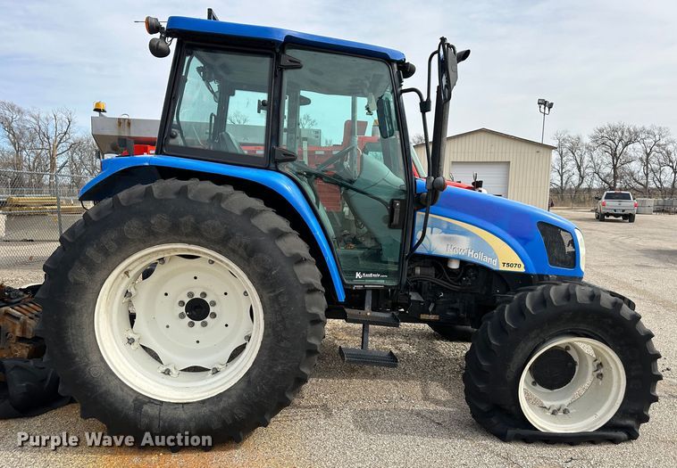 image for item LN9059 2011 New Holland T5070  MFWD tractor