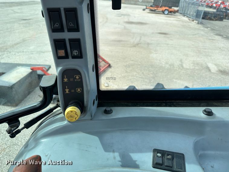 image for item LN9059 2011 New Holland T5070  MFWD tractor