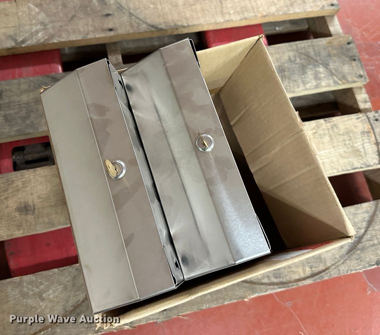 image for item LN9064 Office supplies and equipment