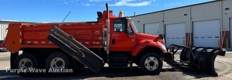 image for item LT9051 2005 International 7400  dump truck