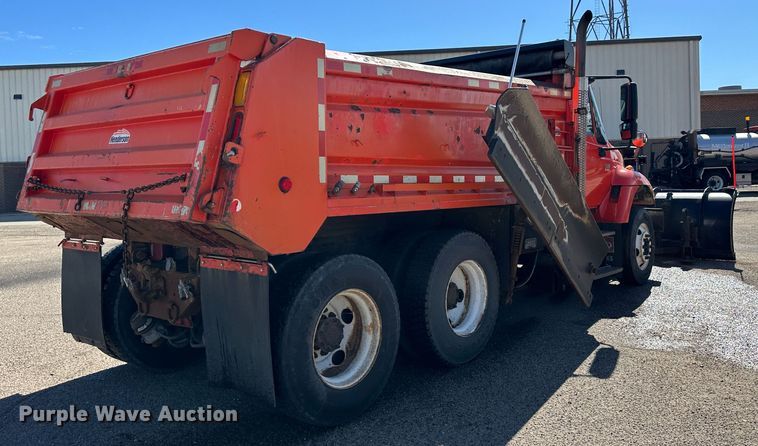 image for item LT9051 2005 International 7400  dump truck