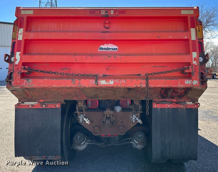 image for item LT9051 2005 International 7400  dump truck