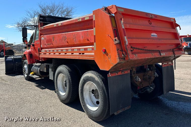 image for item LT9051 2005 International 7400  dump truck