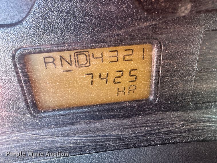 image for item LT9051 2005 International 7400  dump truck