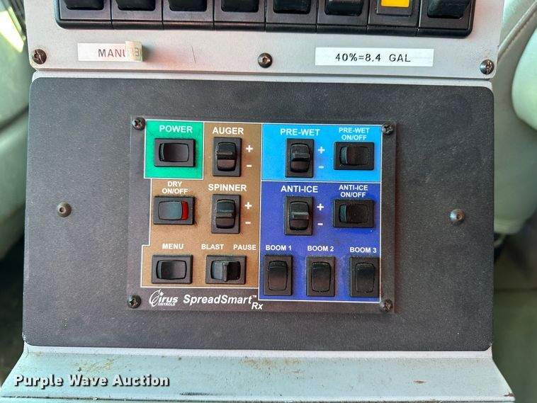 image for item LT9051 2005 International 7400  dump truck