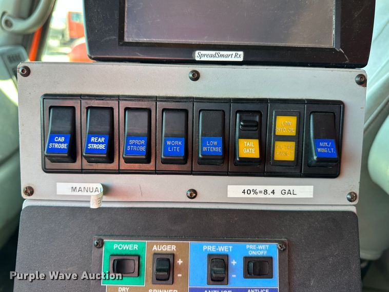 image for item LT9051 2005 International 7400  dump truck