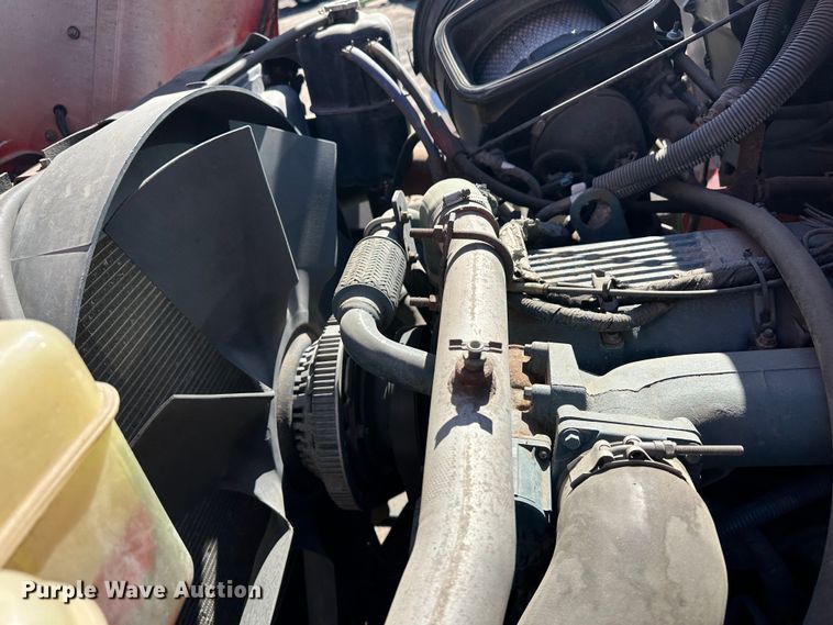 image for item LT9051 2005 International 7400  dump truck