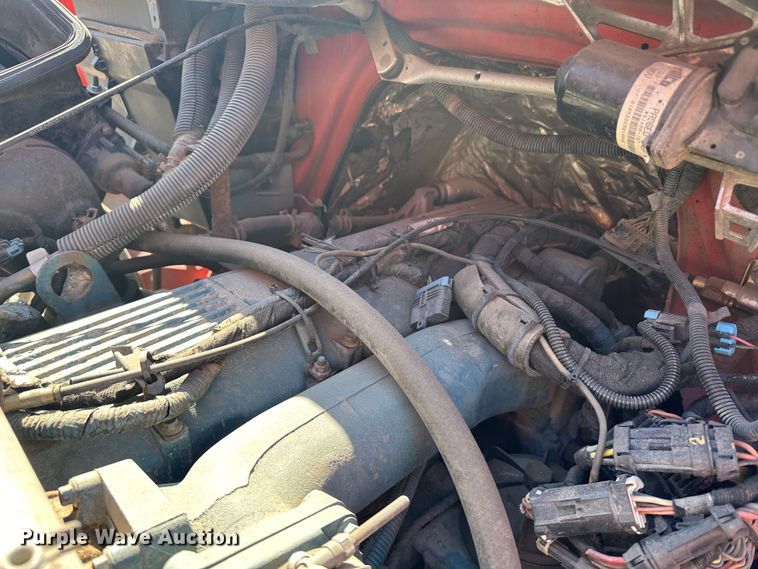 image for item LT9051 2005 International 7400  dump truck