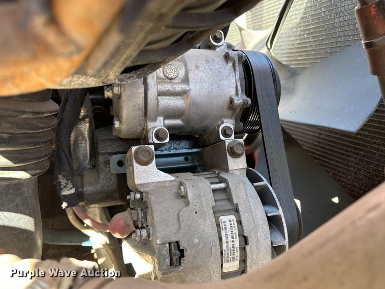 image for item LT9051 2005 International 7400  dump truck