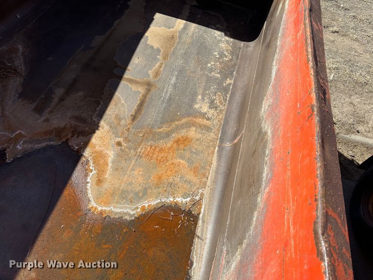 image for item LT9051 2005 International 7400  dump truck