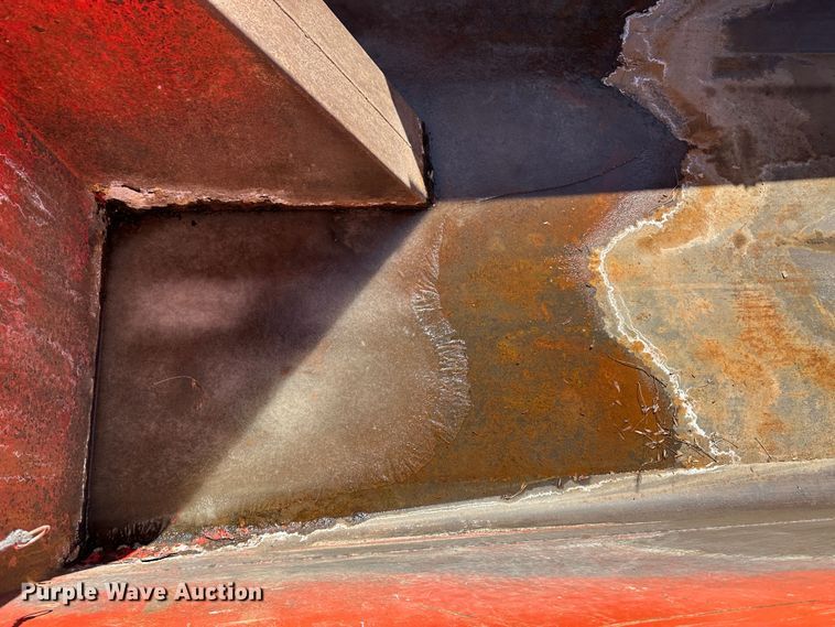 image for item LT9051 2005 International 7400  dump truck