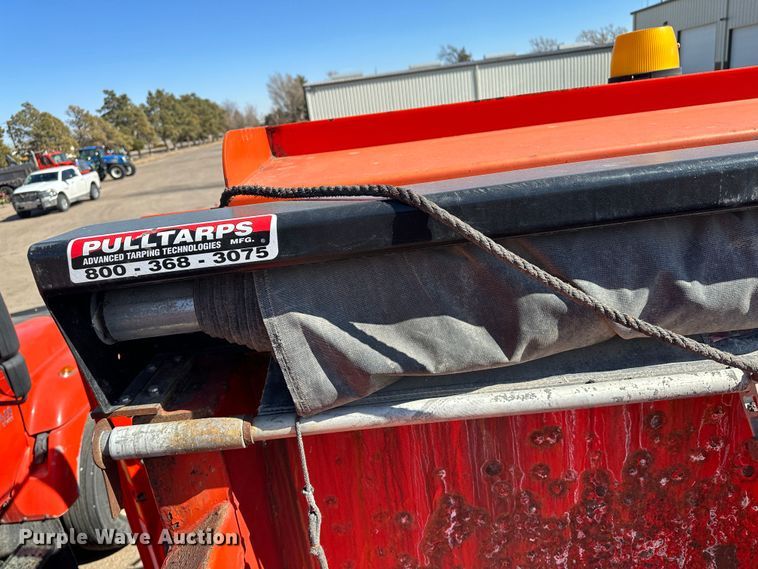 image for item LT9051 2005 International 7400  dump truck