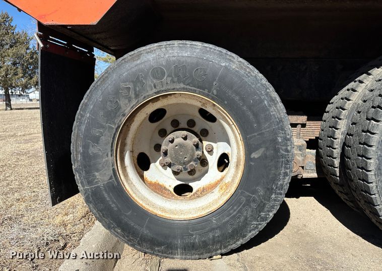 image for item LT9051 2005 International 7400  dump truck