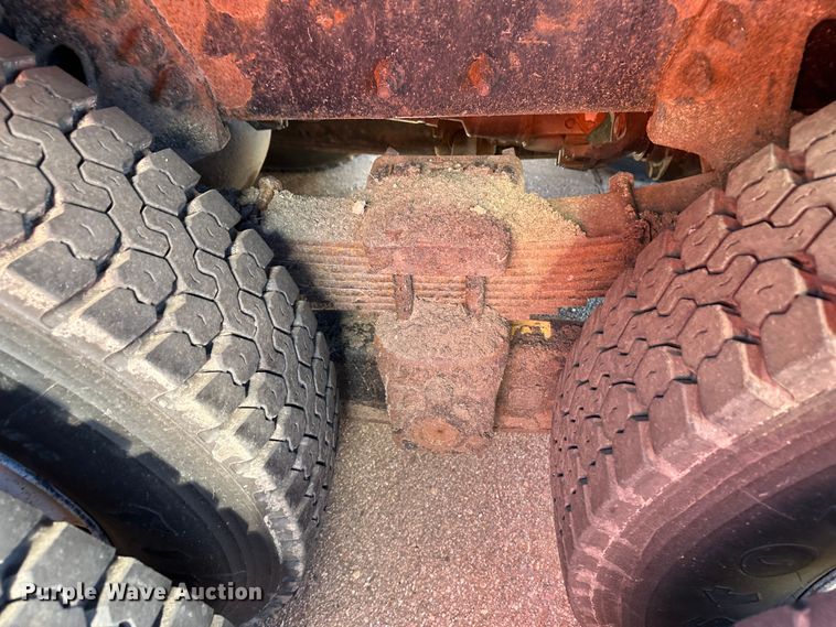 image for item LT9051 2005 International 7400  dump truck