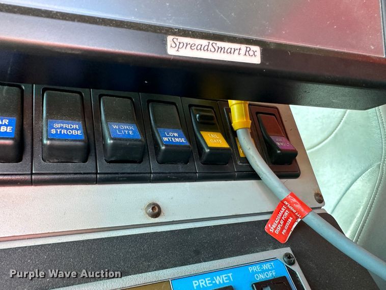 image for item LT9052 2005 International 7400  dump truck