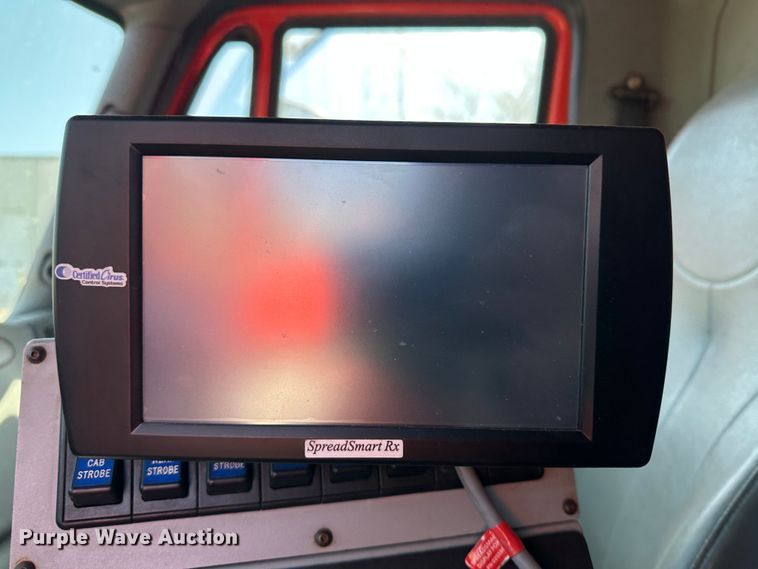 image for item LT9052 2005 International 7400  dump truck