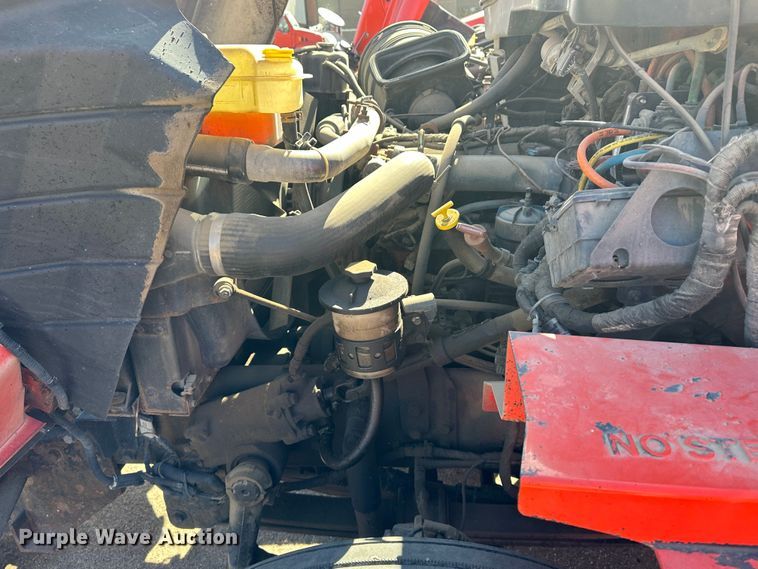 image for item LT9052 2005 International 7400  dump truck