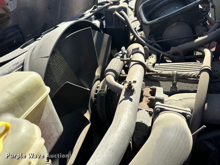 image for item LT9052 2005 International 7400  dump truck