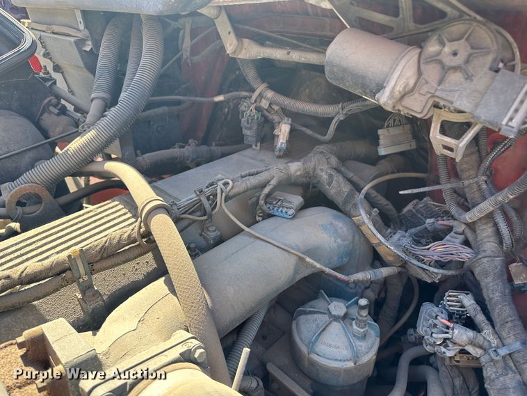 image for item LT9052 2005 International 7400  dump truck