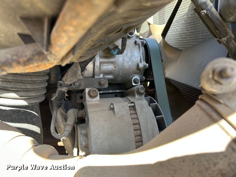 image for item LT9052 2005 International 7400  dump truck