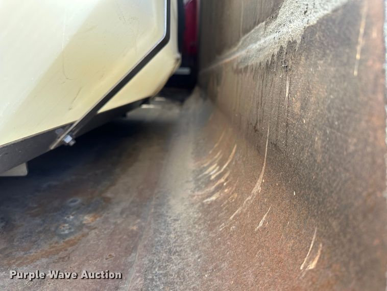 image for item LT9052 2005 International 7400  dump truck