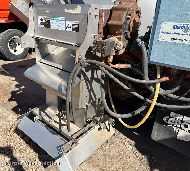 image for item LT9052 2005 International 7400  dump truck