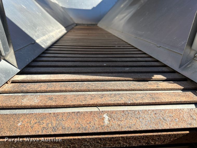 image for item LT9052 2005 International 7400  dump truck