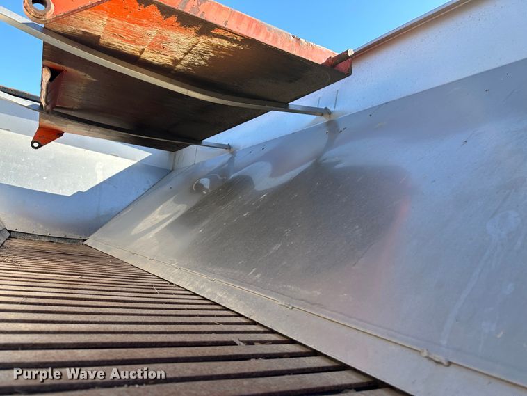 image for item LT9052 2005 International 7400  dump truck