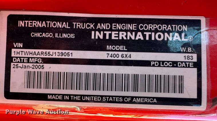 image for item LT9052 2005 International 7400  dump truck