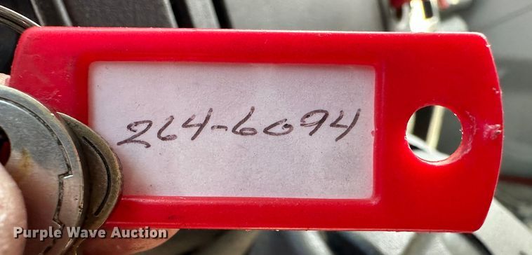 image for item LT9052 2005 International 7400  dump truck