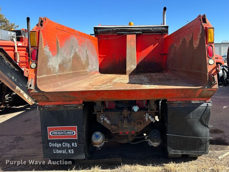 image for item LT9053 2007 International 7400  dump truck